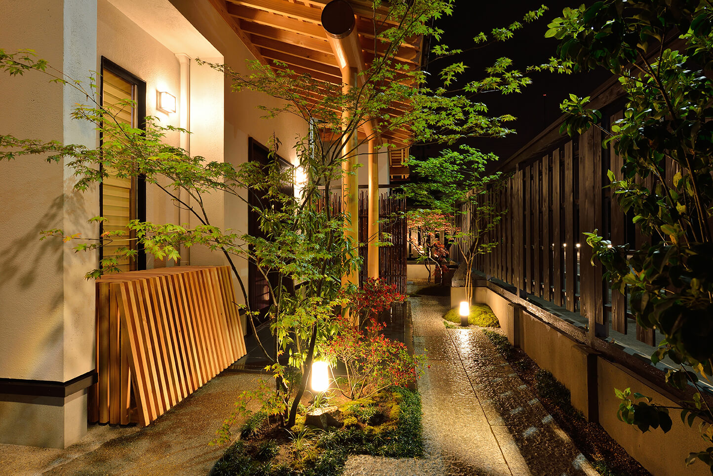 玄関アプローチ